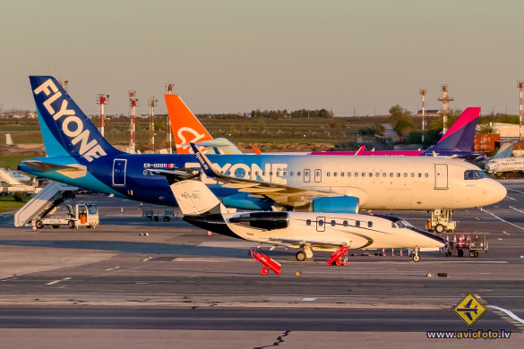 Airbus A320-214